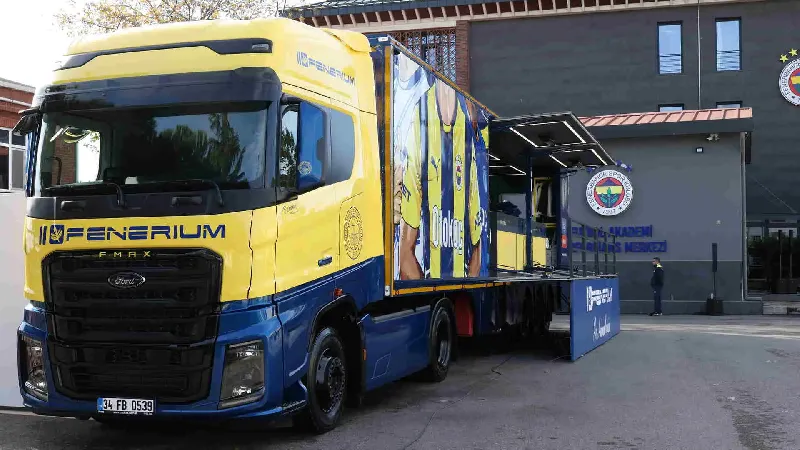 Fenerium ürünleri Ford Trucks Özel Tasarım F-MAX araçları ile   Türkiye yollarına çıkıyor